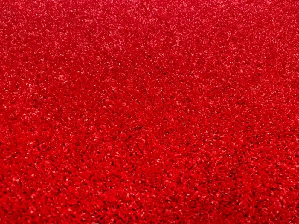 Zbytek červené umělé trávy - Euroline RED 0,94 x 1,94m II.jakost Speciální Cena